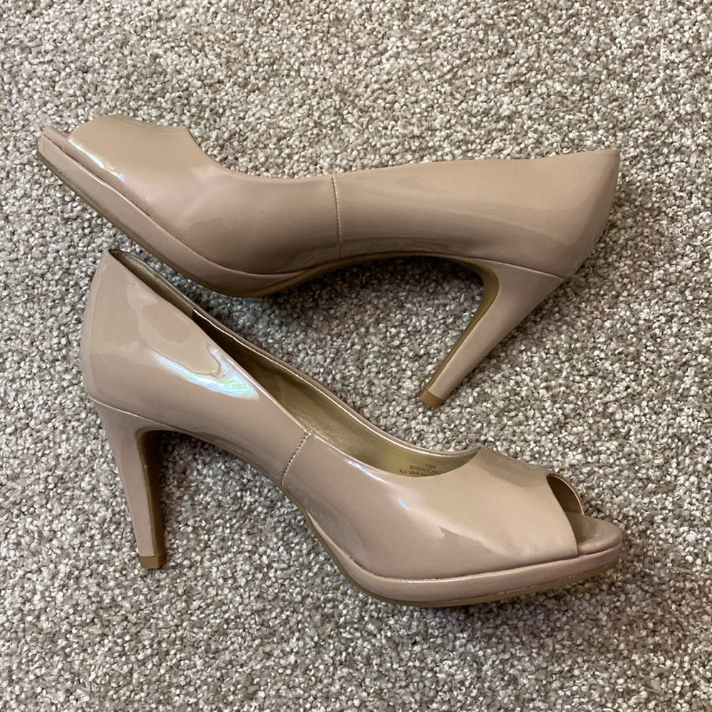 Bandolino Nude Heels
